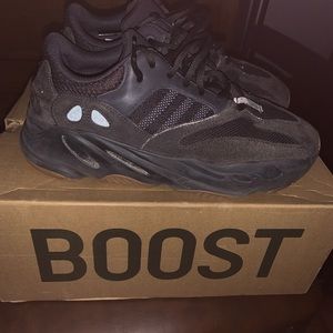 Yeezy 700 utility black